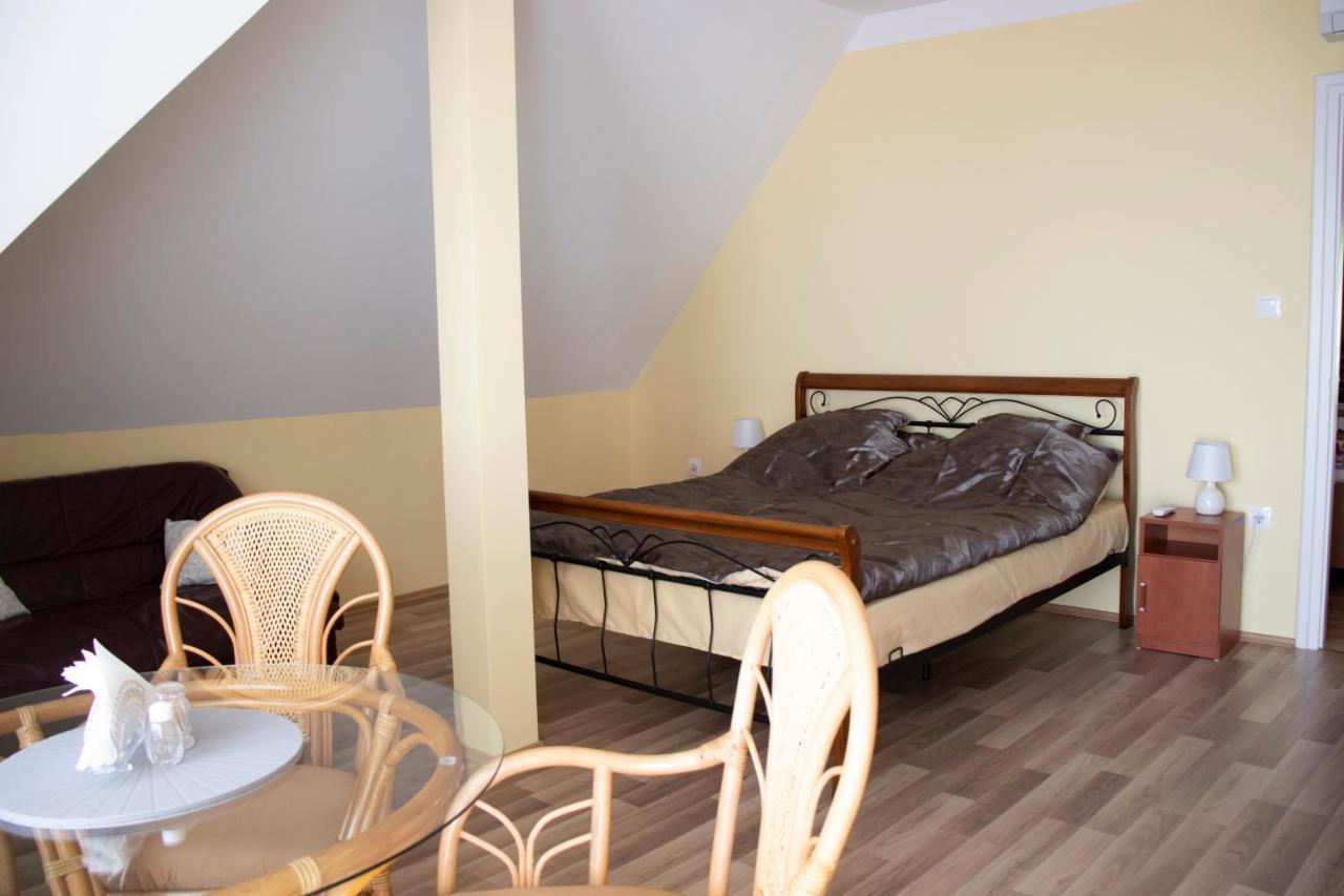 Gyoengyoem Apartman Balatonalmádi Zewnętrze zdjęcie