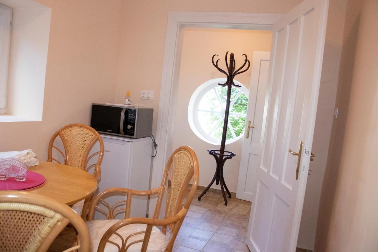 Gyoengyoem Apartman Balatonalmádi Zewnętrze zdjęcie