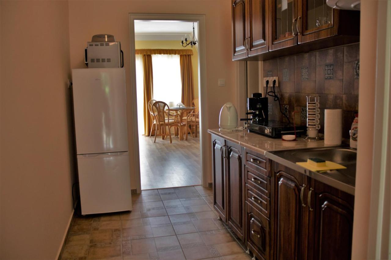 Gyoengyoem Apartman Balatonalmádi Zewnętrze zdjęcie